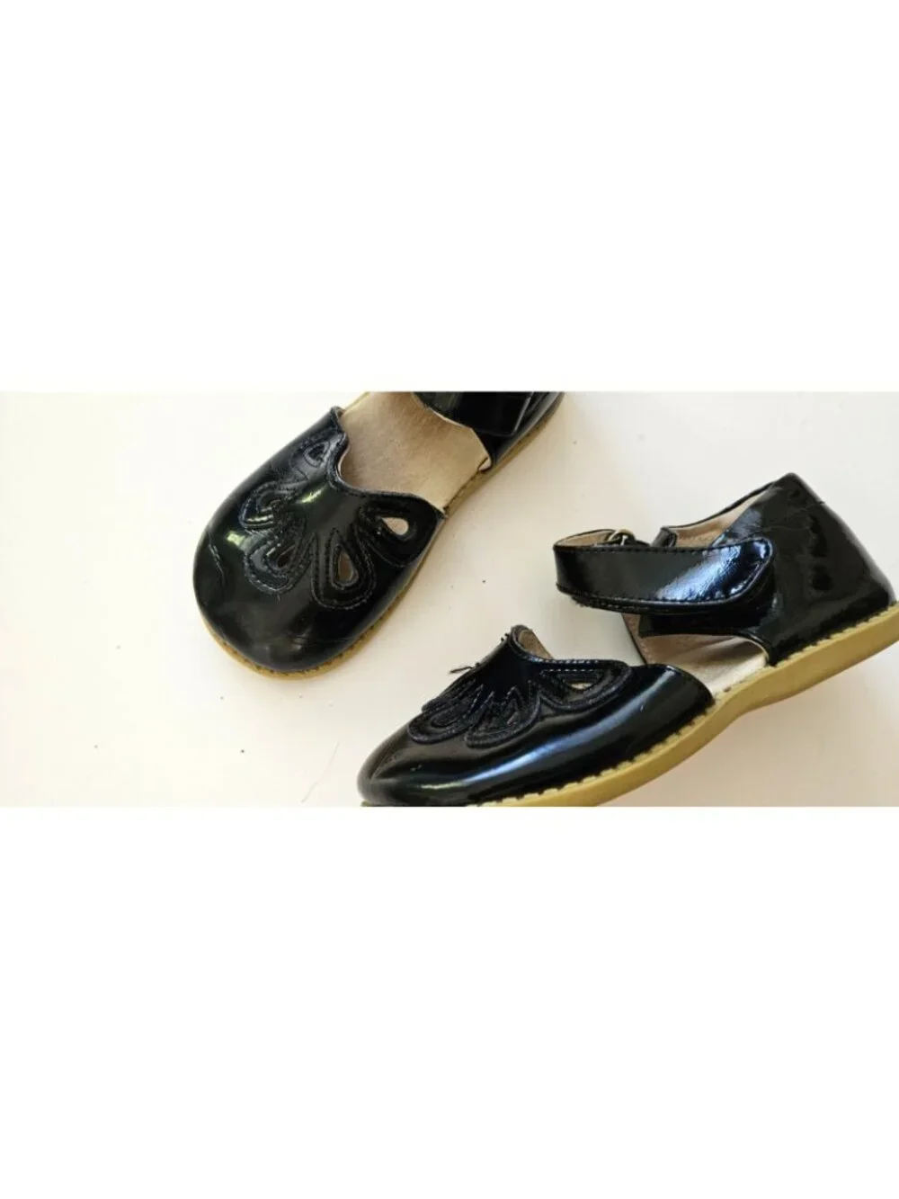 Livie and & Luca 10 Toddler Petals Black Patent Mary Janes Shoes